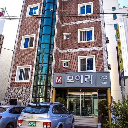Moiri Guesthouse Йосу Екстер'єр фото