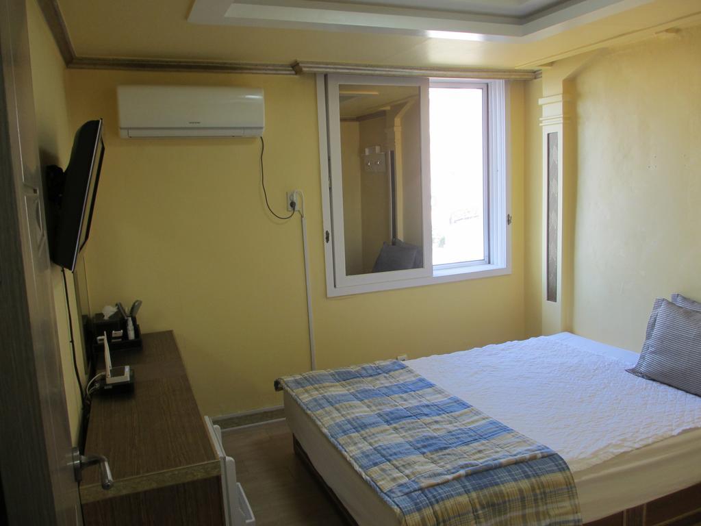 Moiri Guesthouse Йосу Екстер'єр фото