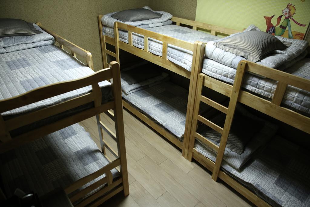 Moiri Guesthouse Йосу Екстер'єр фото