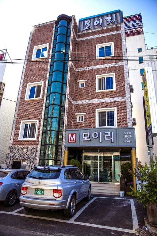 Moiri Guesthouse Йосу Екстер'єр фото