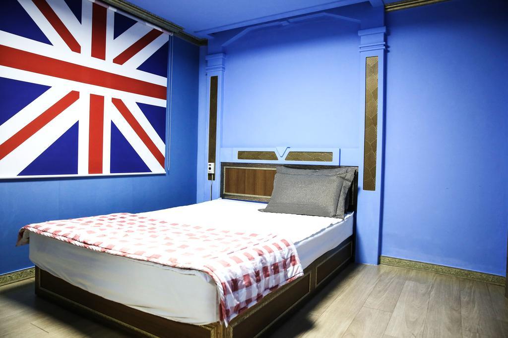 Moiri Guesthouse Йосу Екстер'єр фото