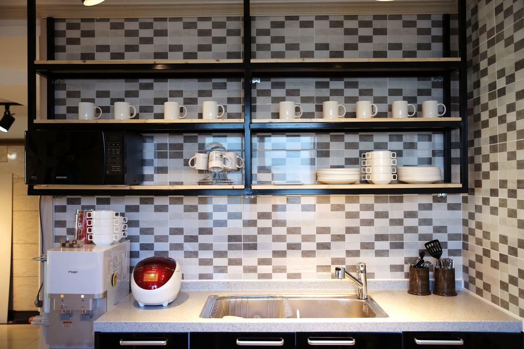 Moiri Guesthouse Йосу Екстер'єр фото